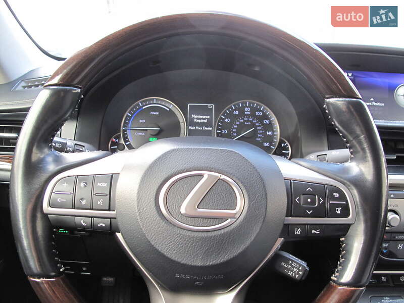 Седан Lexus ES 2016 в Киеве