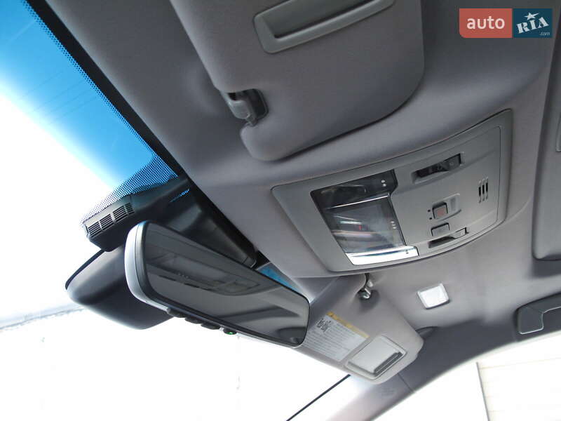 Седан Lexus ES 2016 в Киеве