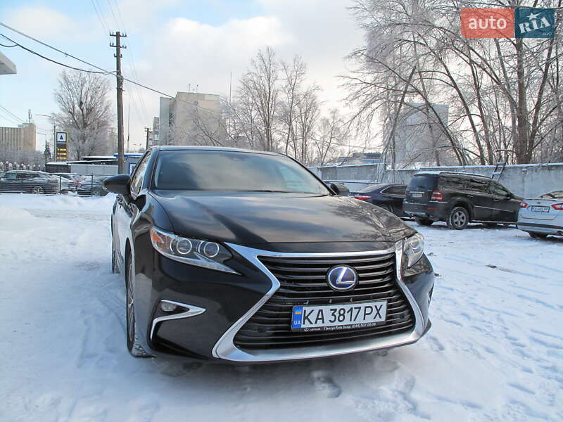 Седан Lexus ES 2016 в Киеве