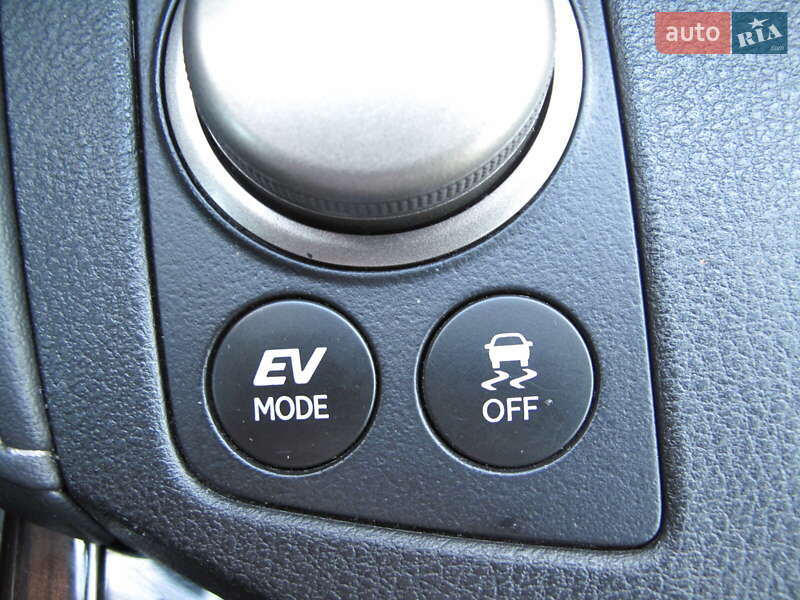 Седан Lexus ES 2016 в Киеве