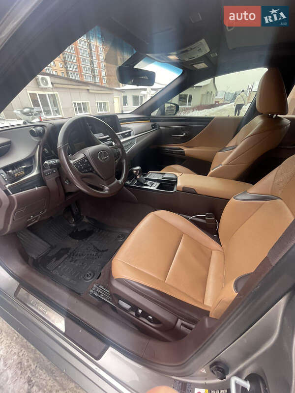 Седан Lexus ES 2019 в Днепре