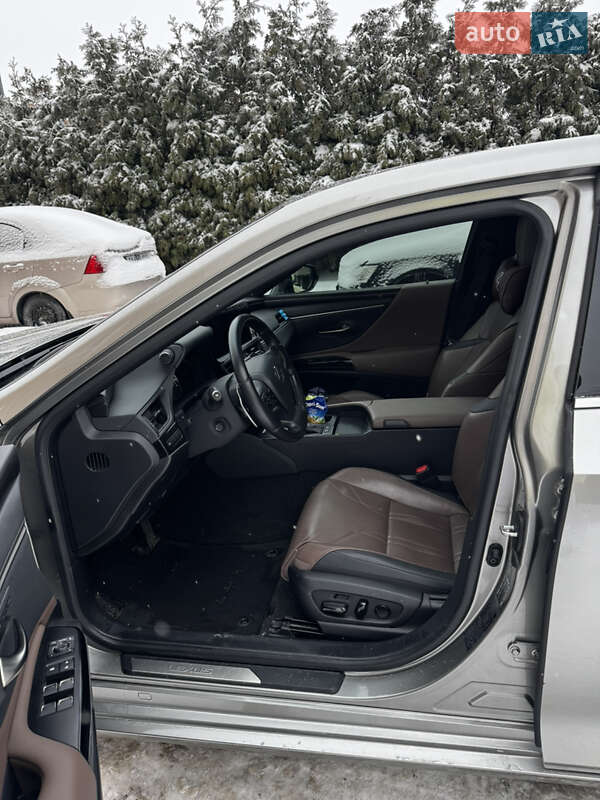 Седан Lexus ES 2023 в Киеве