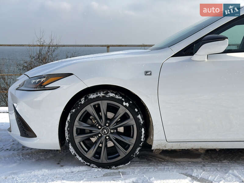 Седан Lexus ES 2020 в Одесі