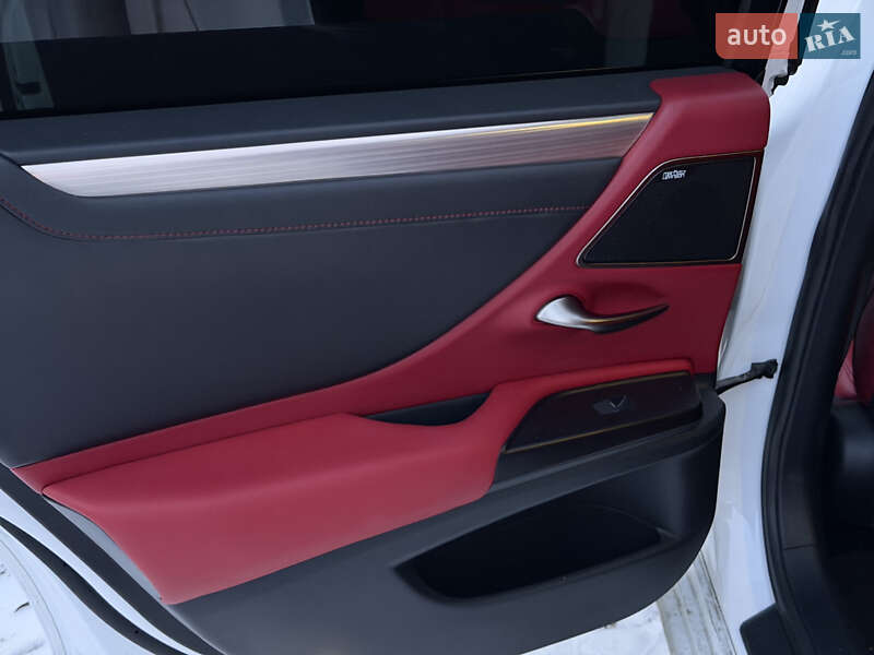 Седан Lexus ES 2020 в Одесі