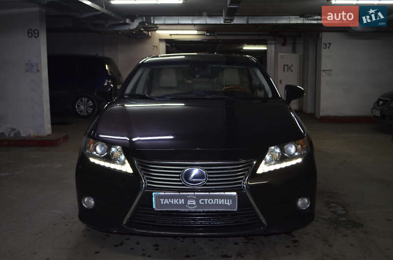 Седан Lexus ES 2013 в Киеве