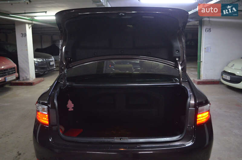 Седан Lexus ES 2013 в Киеве
