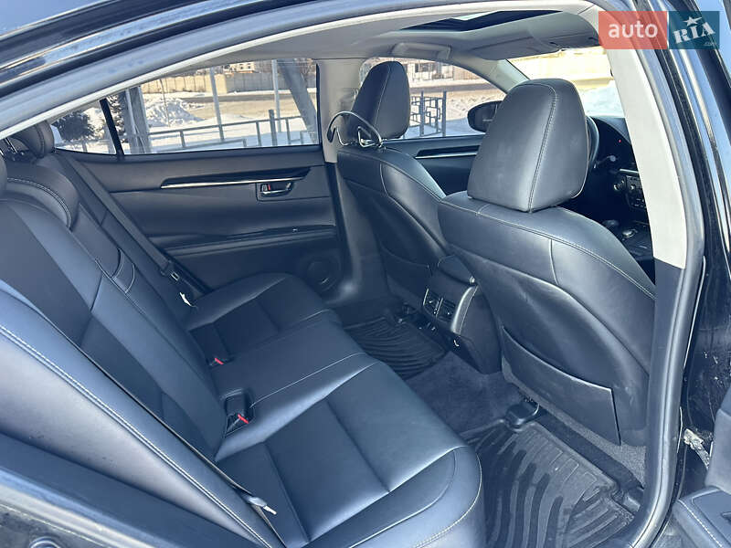 Седан Lexus ES 2013 в Харькове