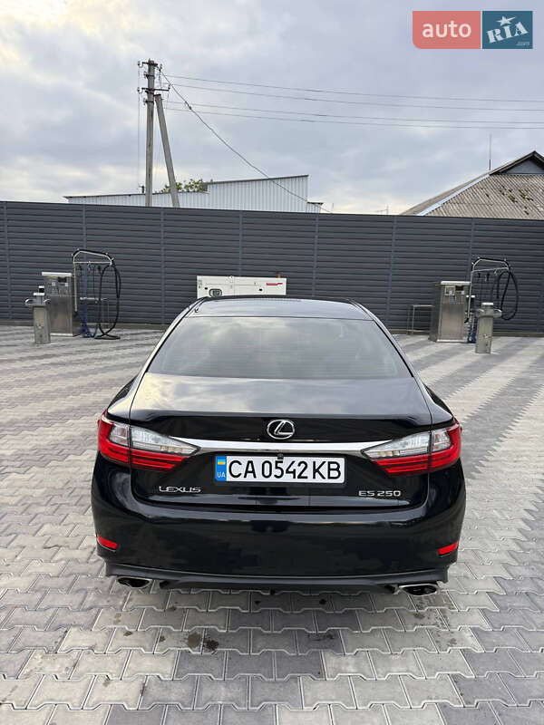 Седан Lexus ES 2017 в Рокитному