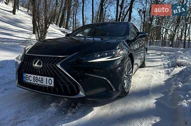Седан Lexus ES 2022 в Львове