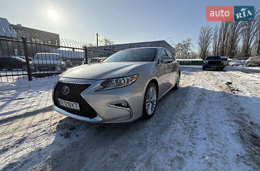 Седан Lexus ES 2014 в Киеве