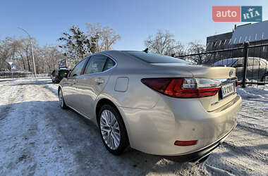 Седан Lexus ES 2014 в Киеве