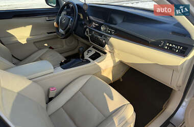 Седан Lexus ES 2014 в Киеве