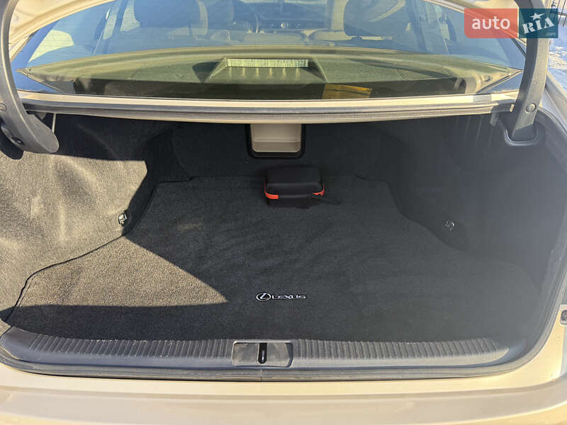 Седан Lexus ES 2014 в Киеве фото 16 Седан Lexus ES 2014 в Киеве