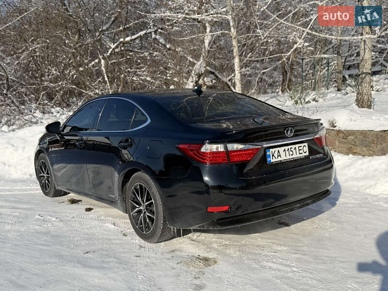 Седан Lexus ES 2013 в Киеве