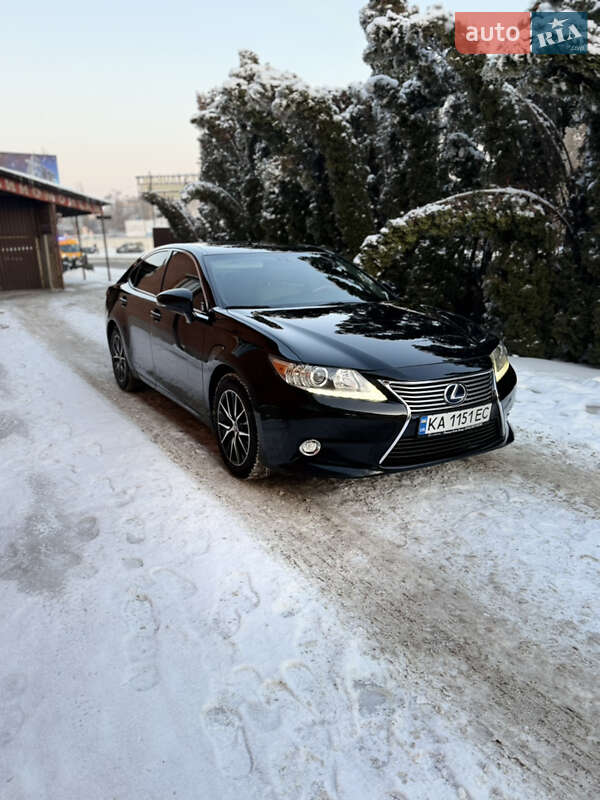 Седан Lexus ES 2013 в Киеве