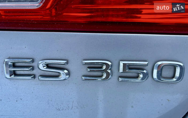 Седан Lexus ES 2008 в Львове
