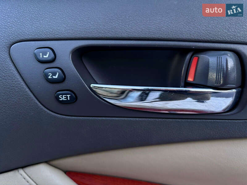 Седан Lexus ES 2008 в Львове