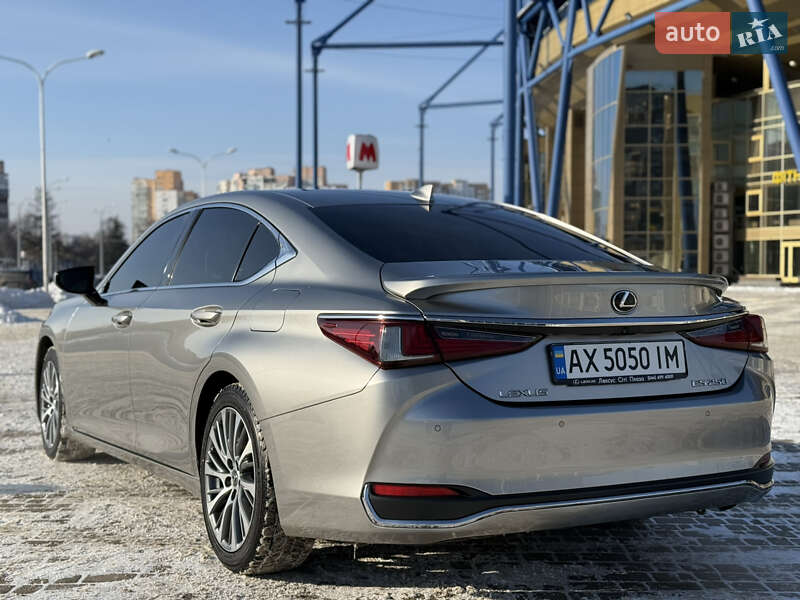 Седан Lexus ES 2019 в Харкові