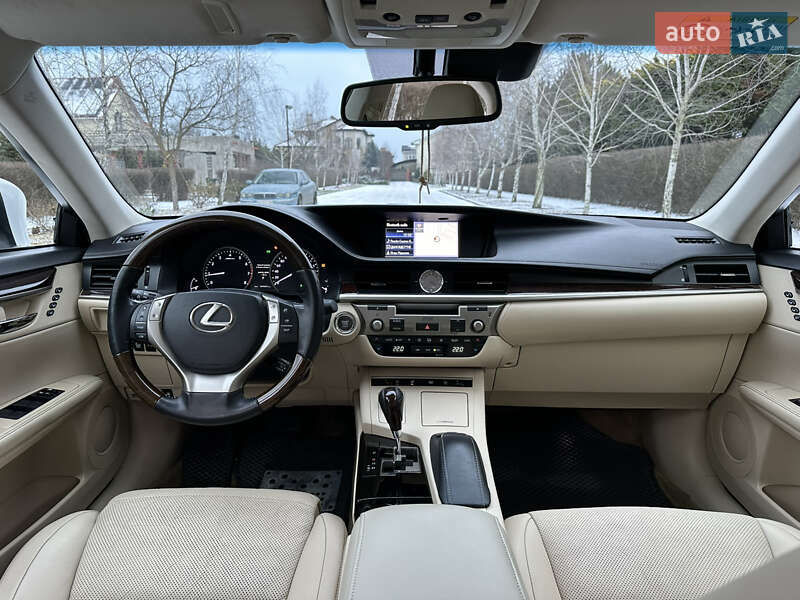 Седан Lexus ES 2012 в Одесі