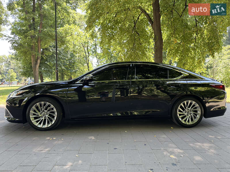 Седан Lexus ES 2018 в Києві