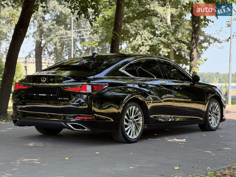 Седан Lexus ES 2018 в Києві
