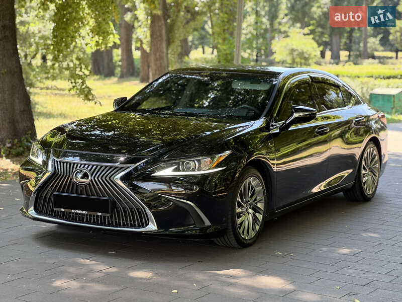 Седан Lexus ES 2018 в Києві
