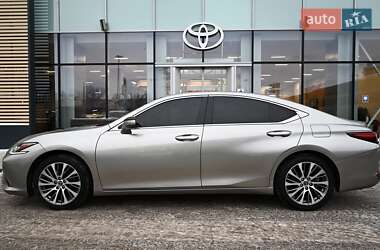 Седан Lexus ES 2021 в Киеве