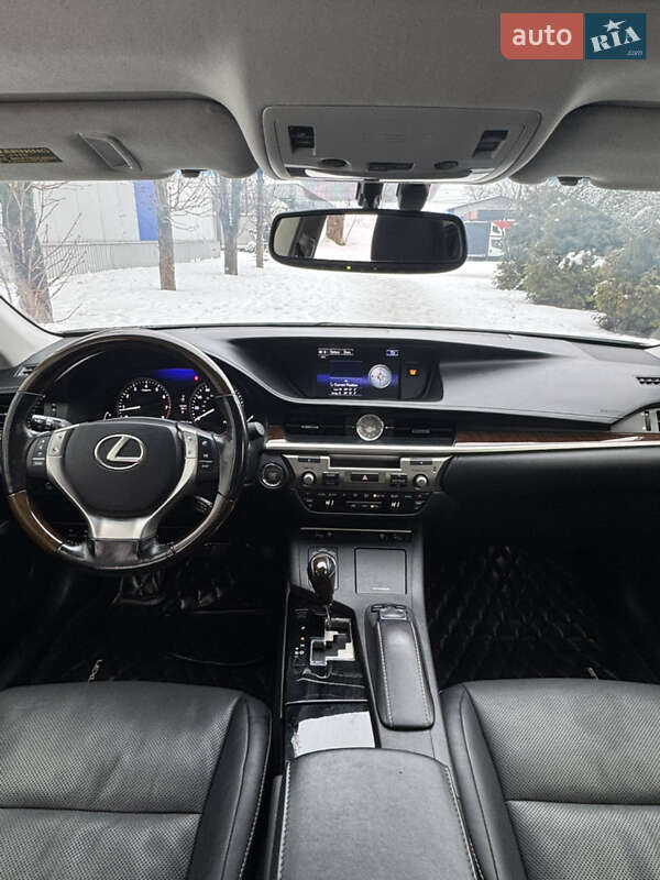 Седан Lexus ES 2015 в Білій Церкві
