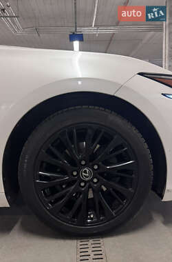 Седан Lexus ES 2021 в Львове