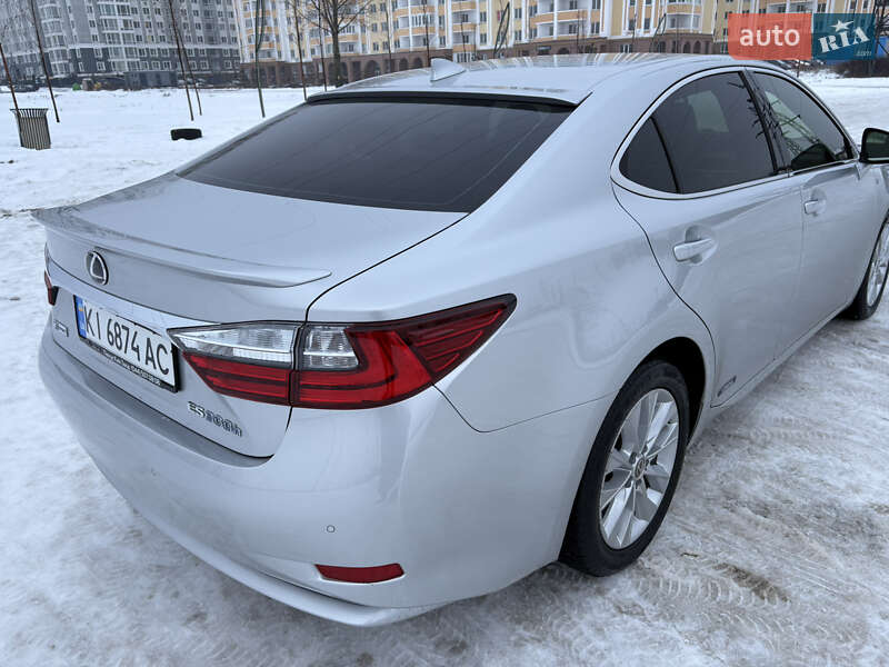 Седан Lexus ES 2014 в Киеве фото 23 Седан Lexus ES 2014 в Киеве