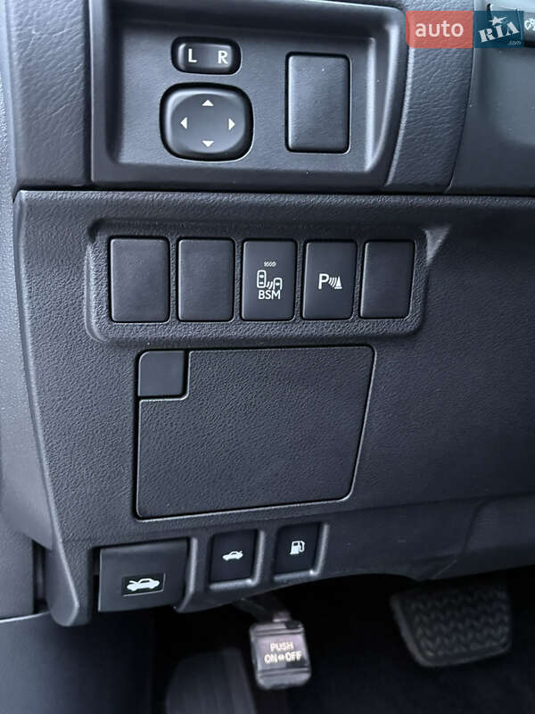 Седан Lexus ES 2014 в Киеве фото 53 Седан Lexus ES 2014 в Киеве