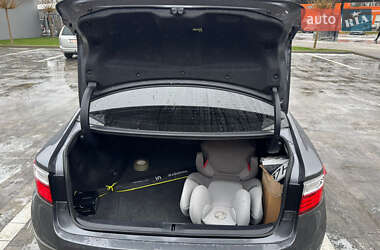 Седан Lexus ES 2013 в Львове