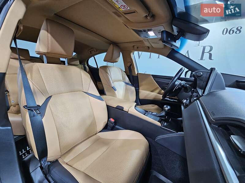 Седан Lexus ES 2022 в Киеве