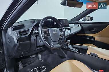 Седан Lexus ES 2022 в Киеве