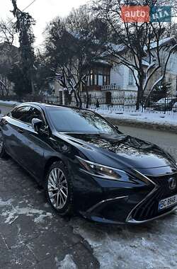 Седан Lexus ES 2022 в Львове