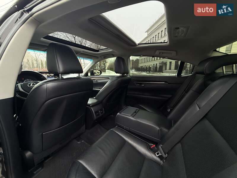 Седан Lexus ES 2012 в Києві