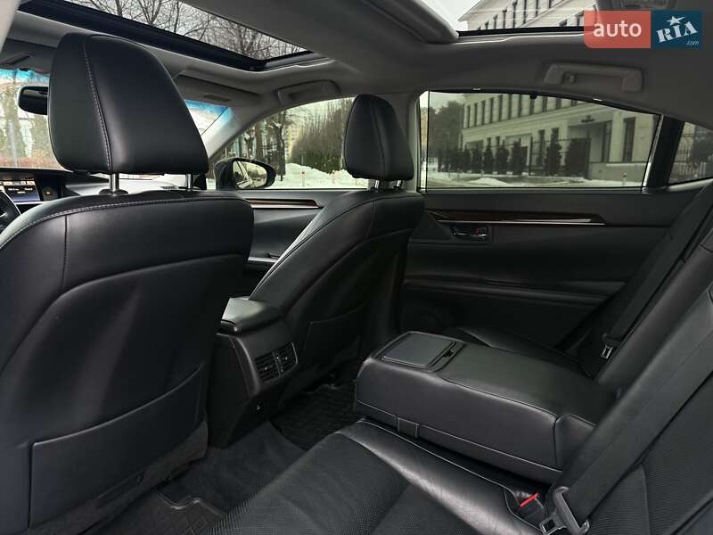 Седан Lexus ES 2012 в Києві