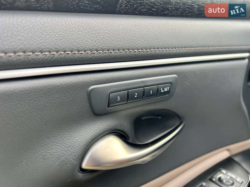 Седан Lexus ES 2024 в Рівному