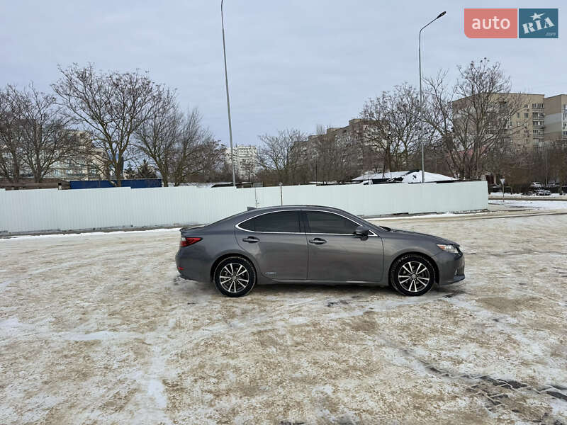 Седан Lexus ES 2015 в Одесі