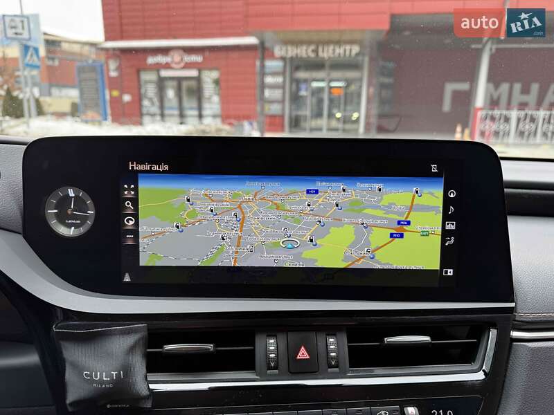 Седан Lexus ES 2022 в Львові