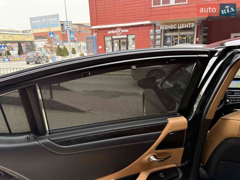 Седан Lexus ES 2022 в Львові