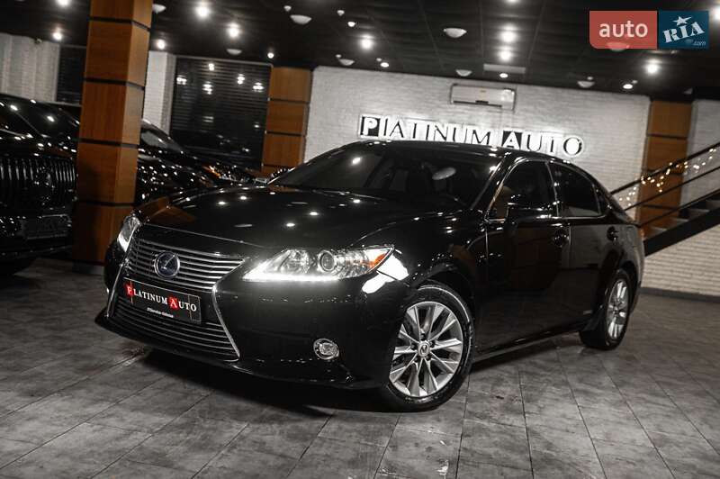 Седан Lexus ES 2015 в Одесі