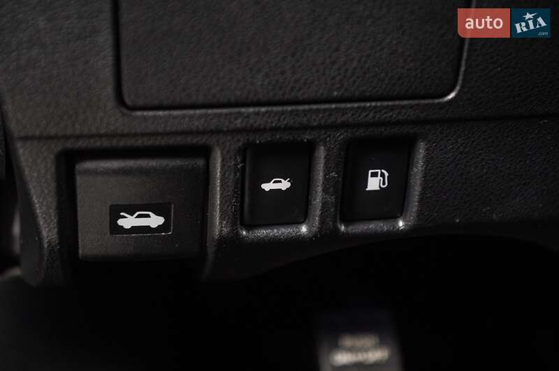 Седан Lexus ES 2015 в Одесі