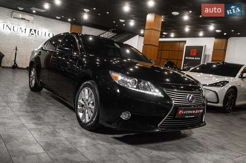 Седан Lexus ES 2015 в Одесі