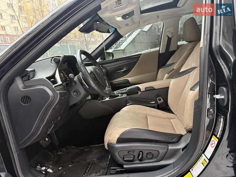 Седан Lexus ES 2018 в Києві фото 12 Седан Lexus ES 2018 в Києві