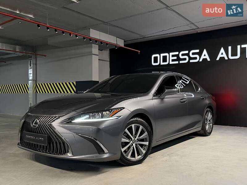 Lexus ES 2019