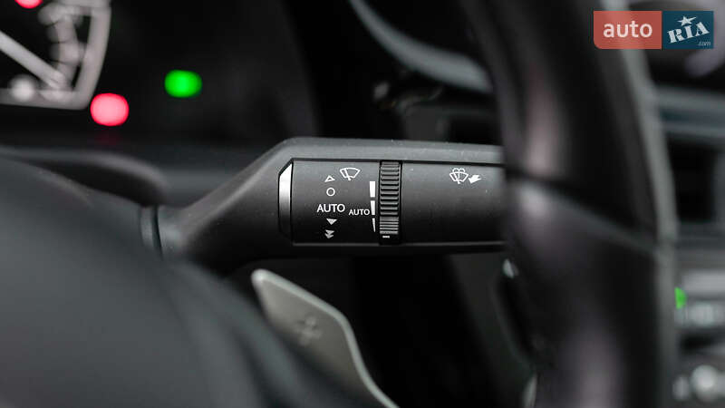 Седан Lexus ES 2024 в Львові