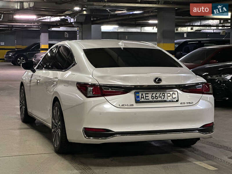 Седан Lexus ES 2021 в Дніпрі