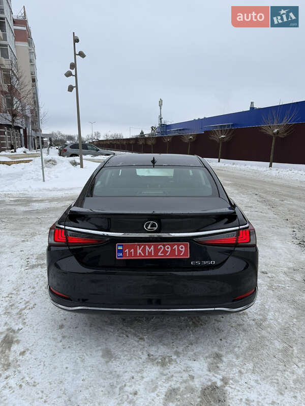 Седан Lexus ES 2021 в Умани