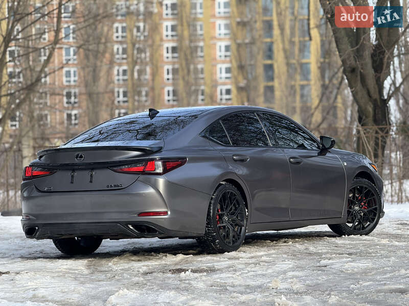 Седан Lexus ES 2019 в Вінниці
